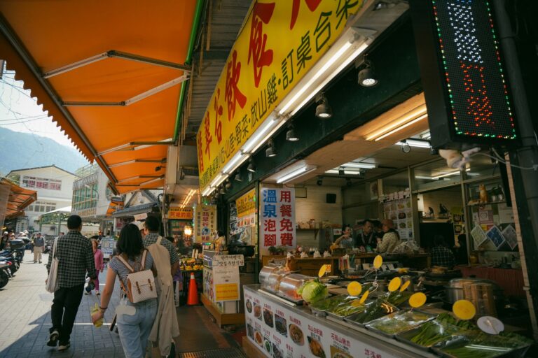 Bangkok Night Market Guide 2022: Best Street Food Markets