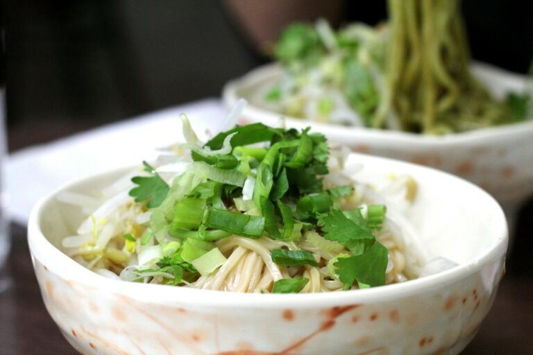 Hokkien Mee Singapore: The Ultimate Guide to This Iconic Noodle Dish