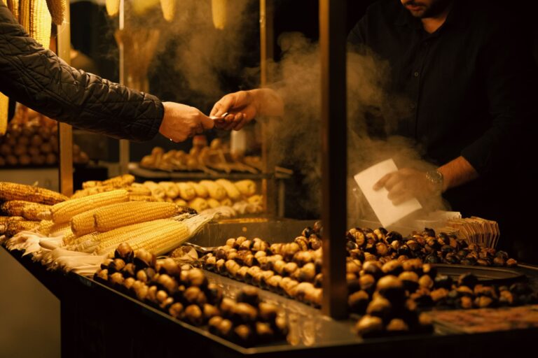 Mumbai Street Food Guide: Juhu Beach, Dharavi & Beyond