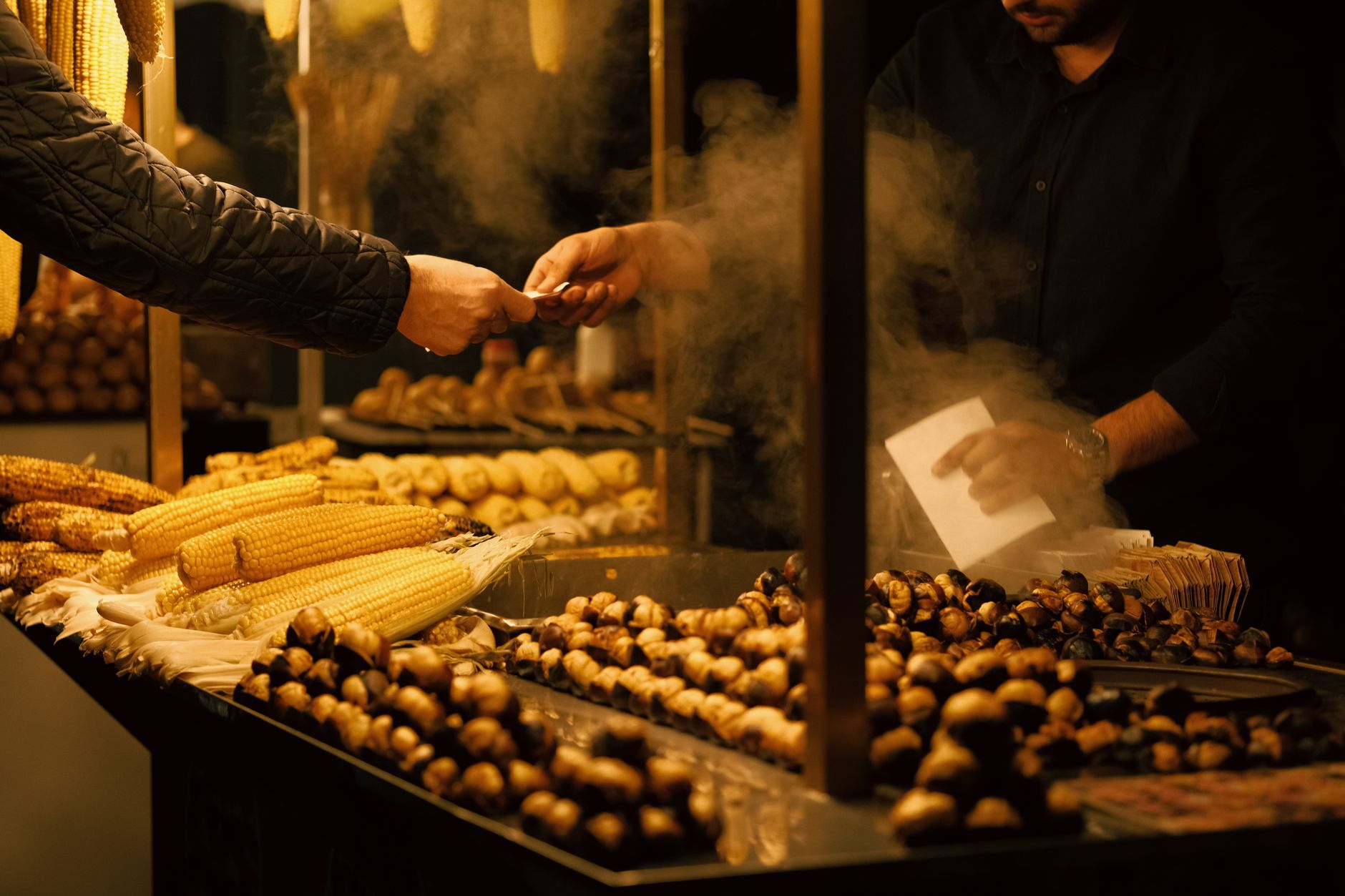 Mumbai Street Food Guide: Juhu Beach, Dharavi & Beyond