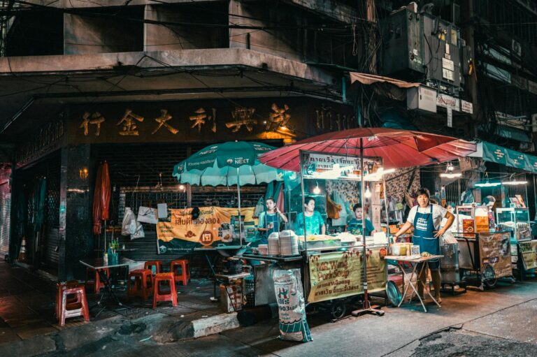 Bangkok Food Guide: Yaowarat to Ekkamai Neighborhoods