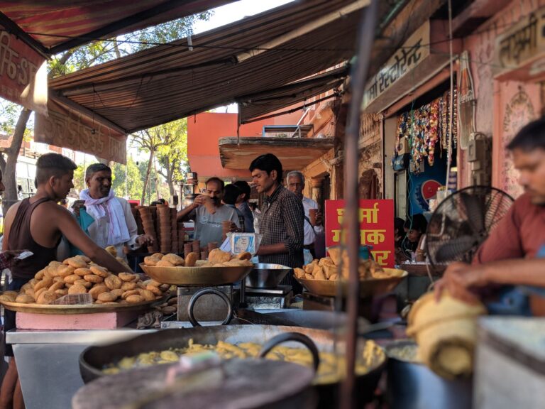 Hong Kong Street Food by Neighborhood: Local Eating Guide