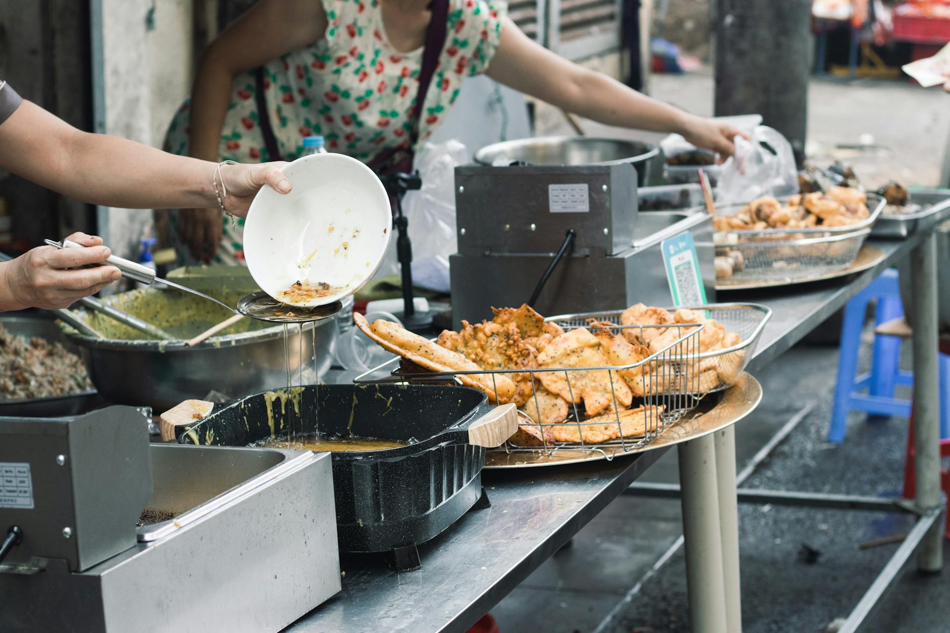 Singapore Street Food by Neighborhood: Where to Actually Eat