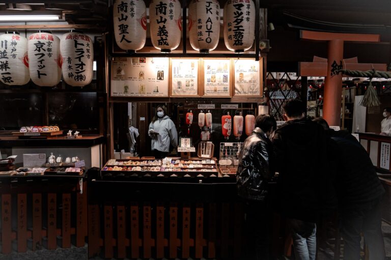 Kyoto Food Guide: Nishiki Market, Kaiseki & Local Eating