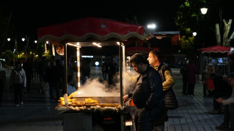 Hong Kong Street Food by Neighborhood: The Real Guide