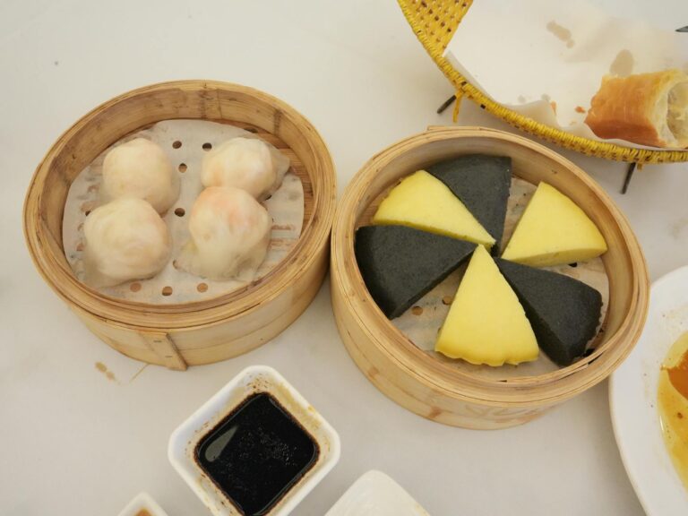 Hong Kong Food Guide: Dim Sum, Markets & Roast Meat