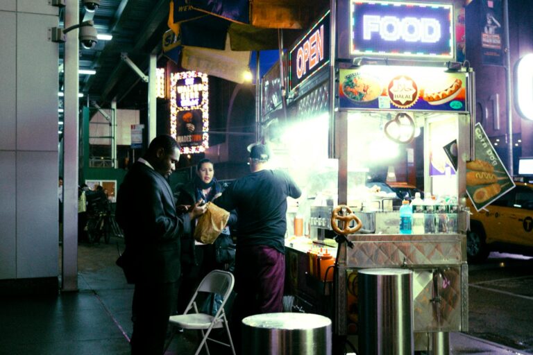 Hong Kong Street Food by Neighborhood: Where to Eat Now