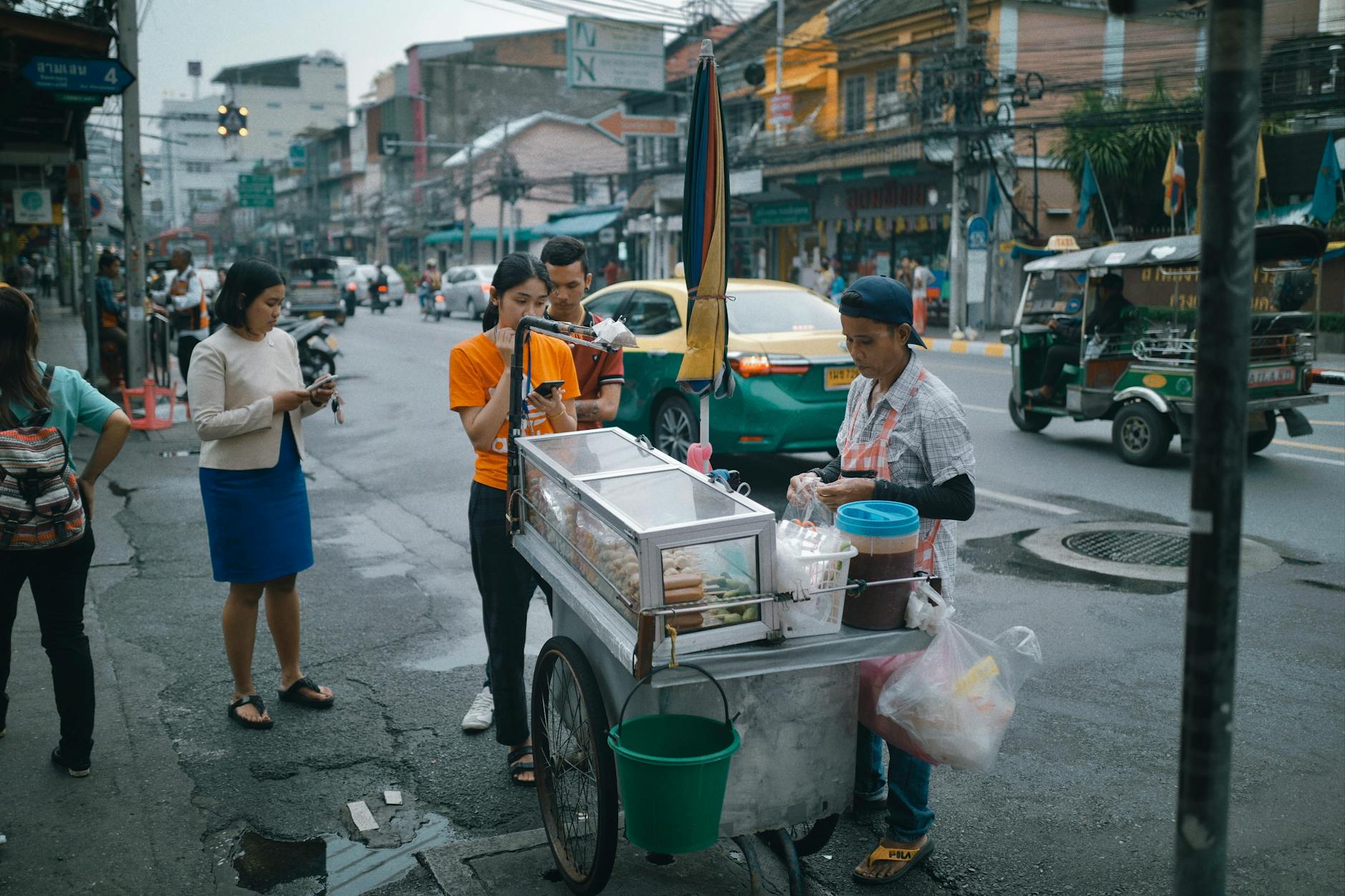 What Reddit Travelers Really Say About Food in Bangkok