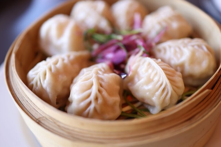 Yum Cha: The Art of Tea and Dim Sum in Cantonese Culture