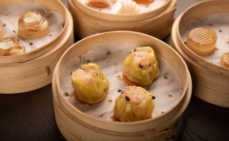 Hong Kong Food Guide: Dim Sum, Night Markets & Roast Meat
