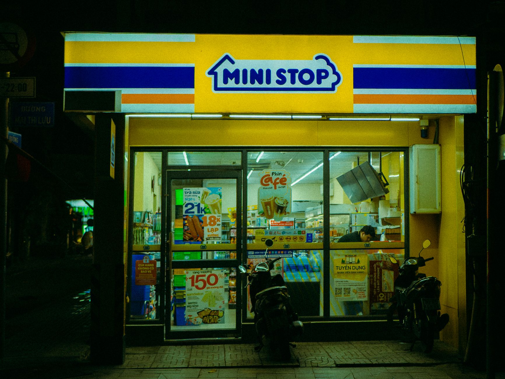 Vietnam convenience store food