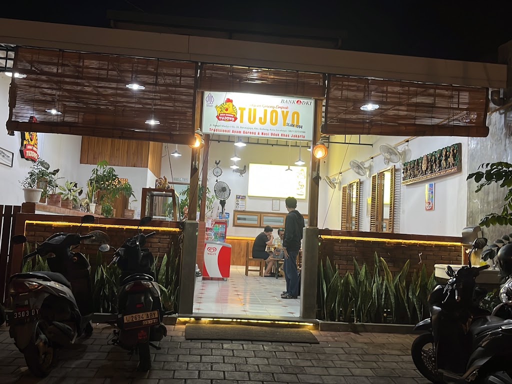 Ayam Goreng Tujoyo - ayam goreng surabaya
