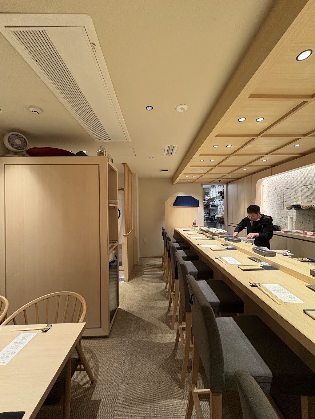 Shinjuku Sushi Hatsume - sushi tokyo