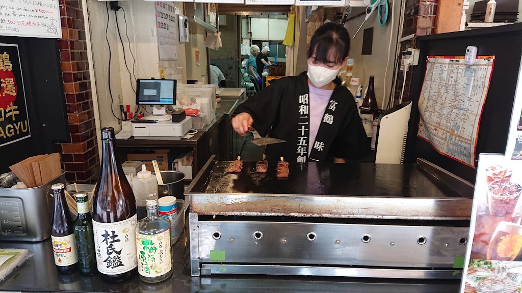tomizuru tsukiji - tsukiji market food guide tours stalls what to eat