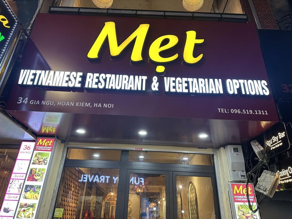 MẸT Vietnamese Restaurant & Vegetarian Met 2 - bun bo hue Hanoi