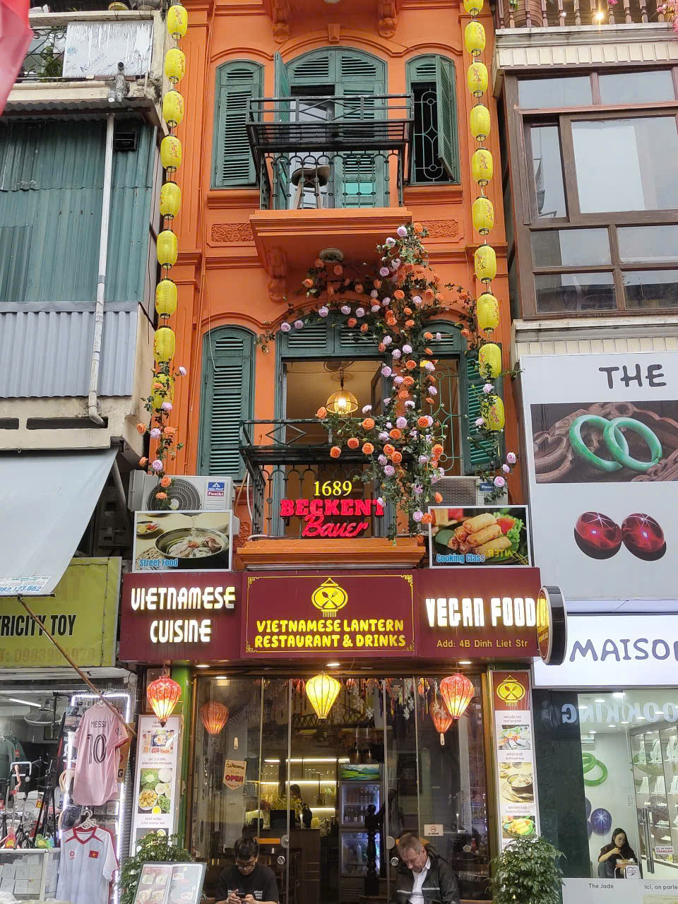 Vietnamese Lantern Restaurant - spring rolls Hanoi