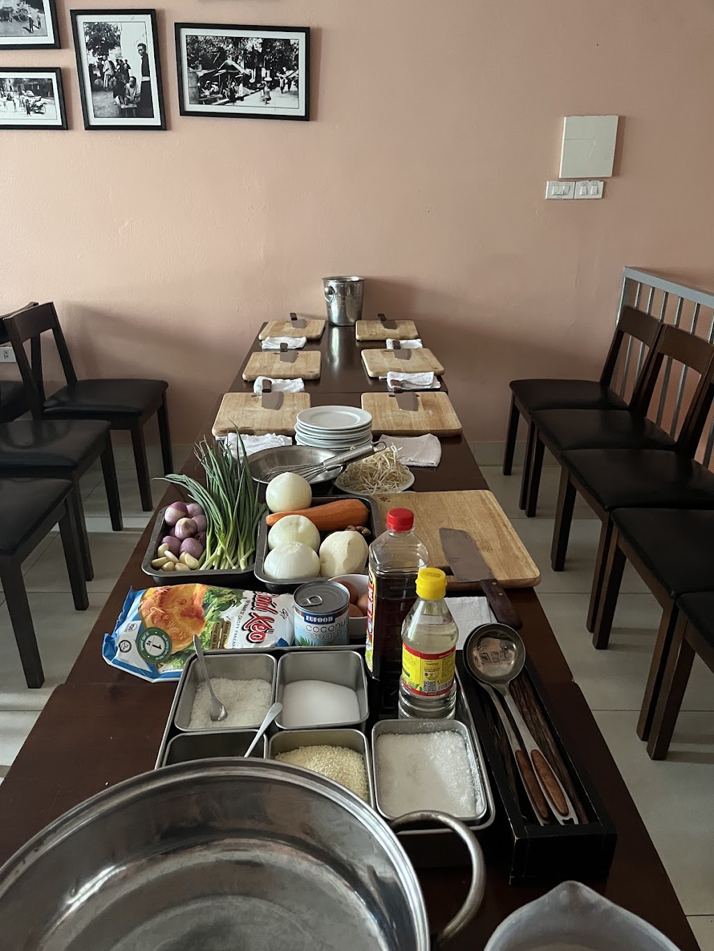 Hong Hoai's Restaurant - com tam Hanoi